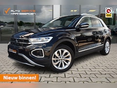 Volkswagen T-Roc - 1.5 TSI Style | ACC | Trekhaak | Virtual Cockpit | Fabrieksgarantie |