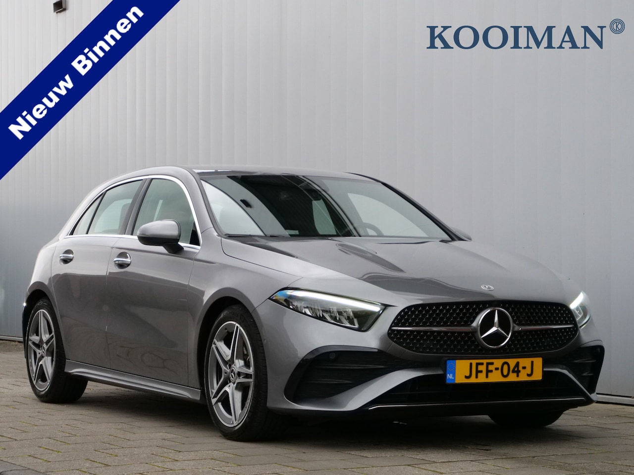 Mercedes-Benz A-klasse - 200 AMG Line Mild Hybrid 163 Pk Automaat Navigatie / Camera / Trekhaak / Stoelverwarming - AutoWereld.nl