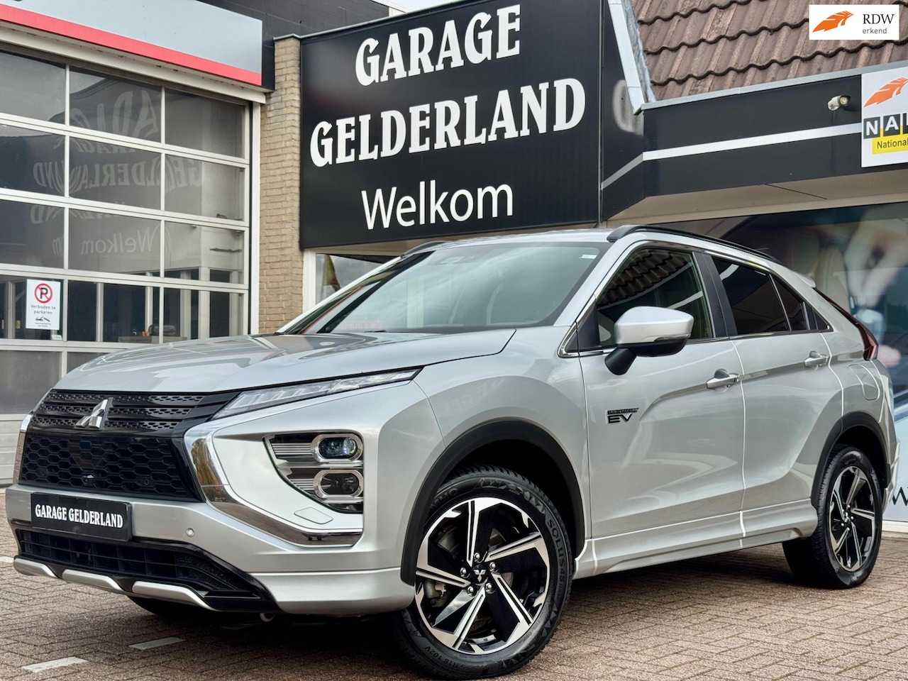 Mitsubishi Eclipse Cross - 2.4 PHEV Instyle | Bi-Xenon | Full-Led | Navi | Camera | Cruise | Apple/Android | Climate - AutoWereld.nl