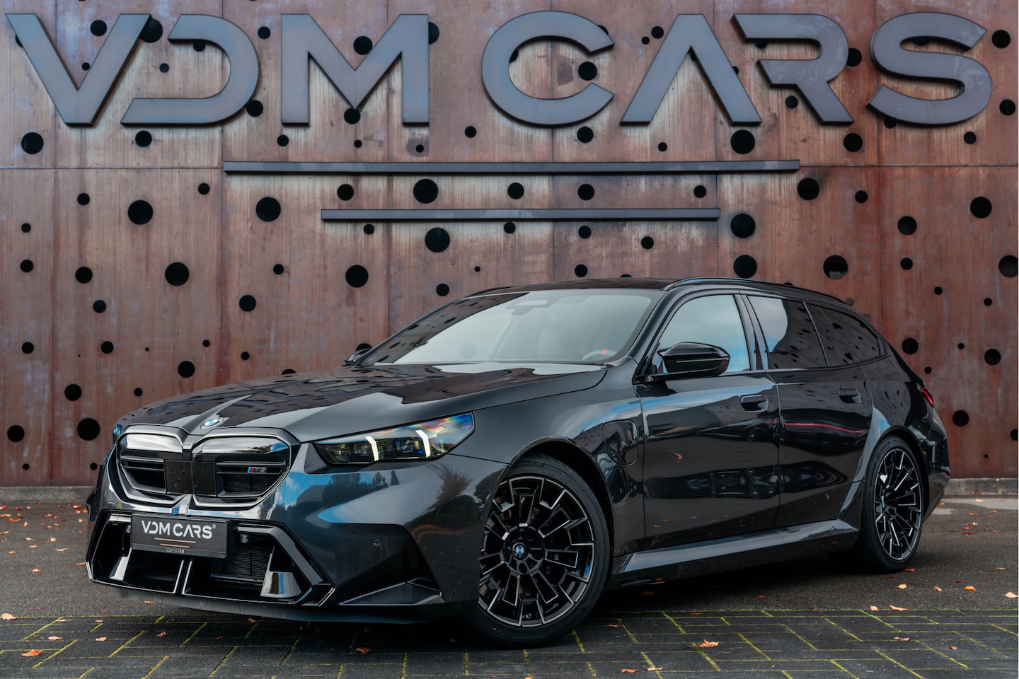 BMW 5-serie Touring - M5 | Comfort Pack | Driving Assist Professional | Shadow Line | Iconic Glow | Panorama | C - AutoWereld.nl