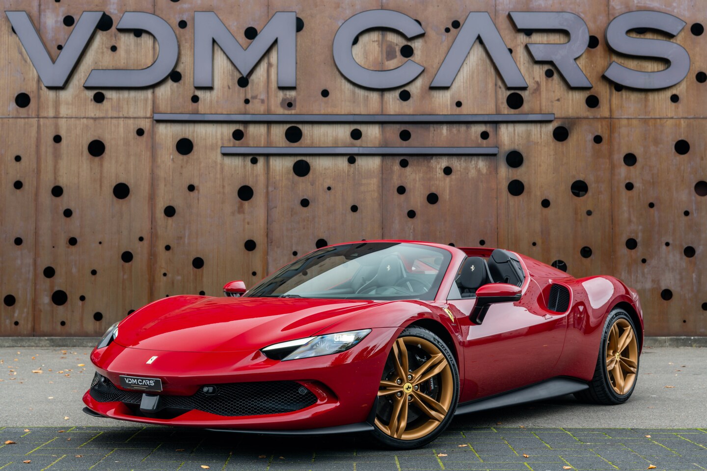 Ferrari 296 GTS - 3.0 V6 | 1e Eigenaar | ACC | CarPlay | AFS | MyFerrari Connect | Daytona | - AutoWereld.nl