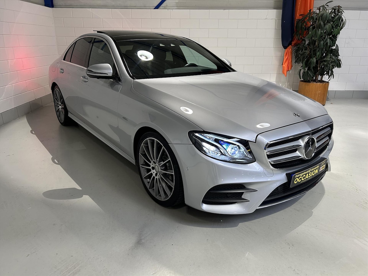 Mercedes-Benz E-klasse - E220d 194pk 9G AMG-Line, Pano, Burmester, HUD, Distronic - AutoWereld.nl