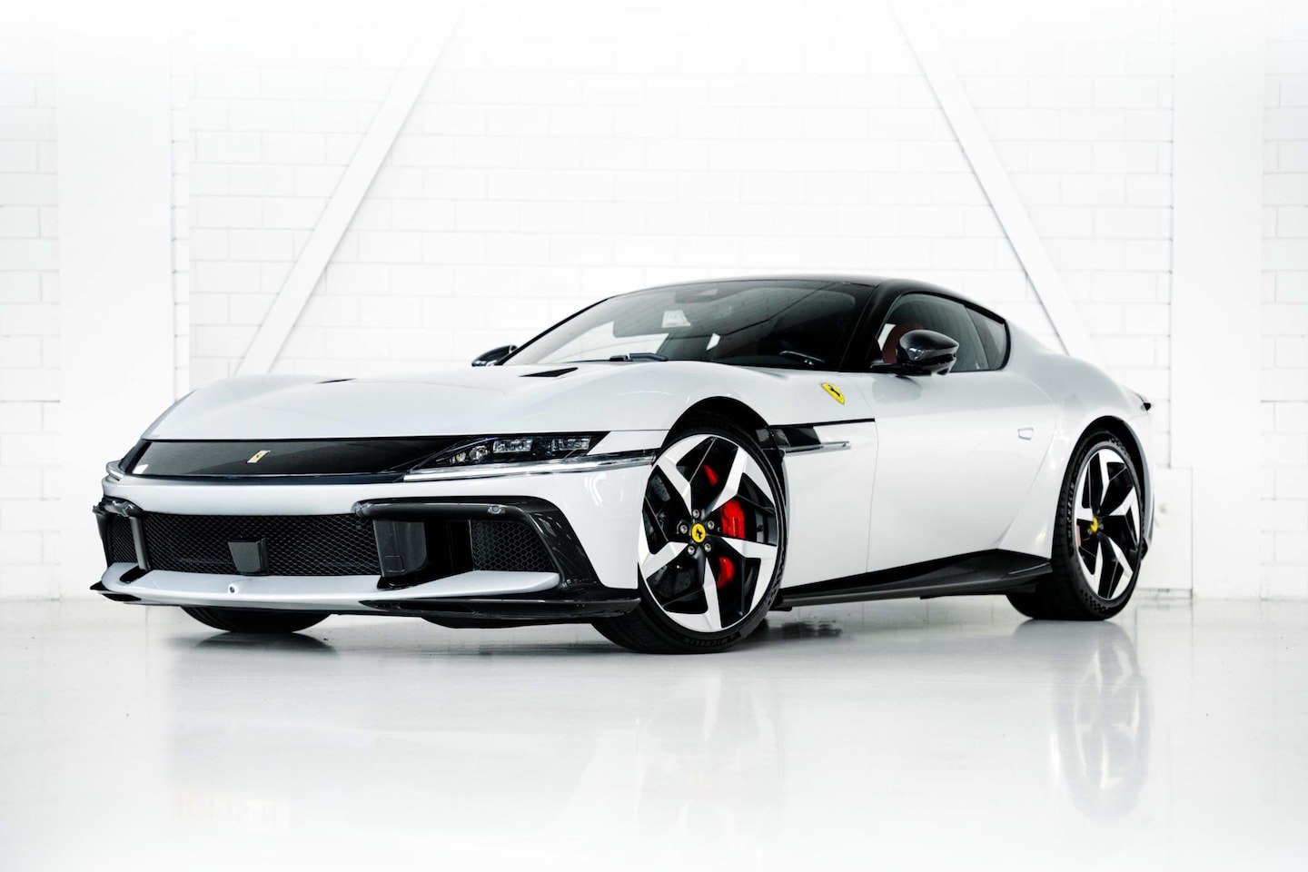 Ferrari 12Cilindri - V12 l Carbon l Lift l Carbon Racing seats - AutoWereld.nl