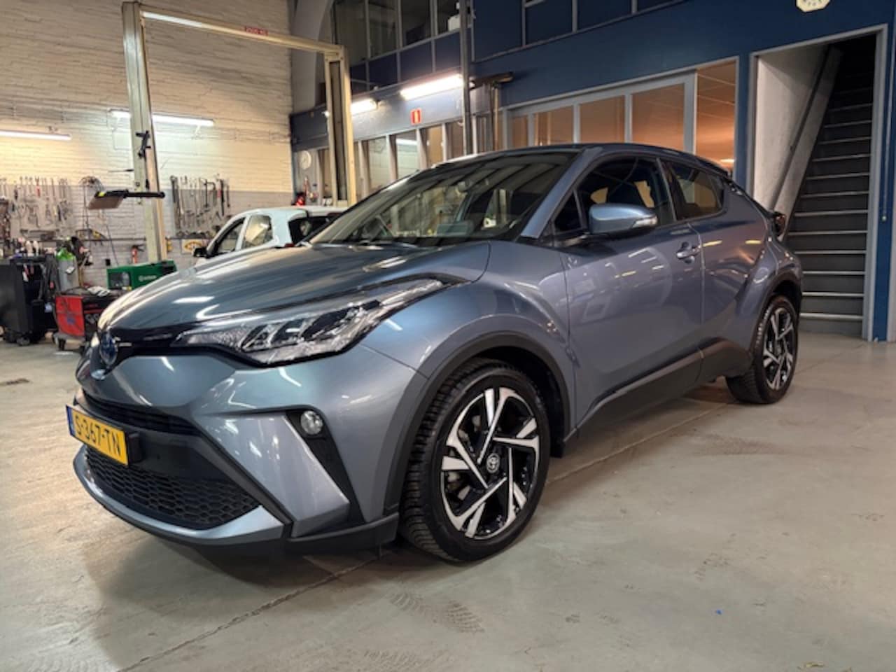 Toyota C-HR - 1.8 Hybrid 122pk CVT Dynamic | Apple carplay / Android auto | Trekhaak | Cruise control | - AutoWereld.nl