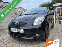 Toyota Yaris - black edition 5 deurs airco