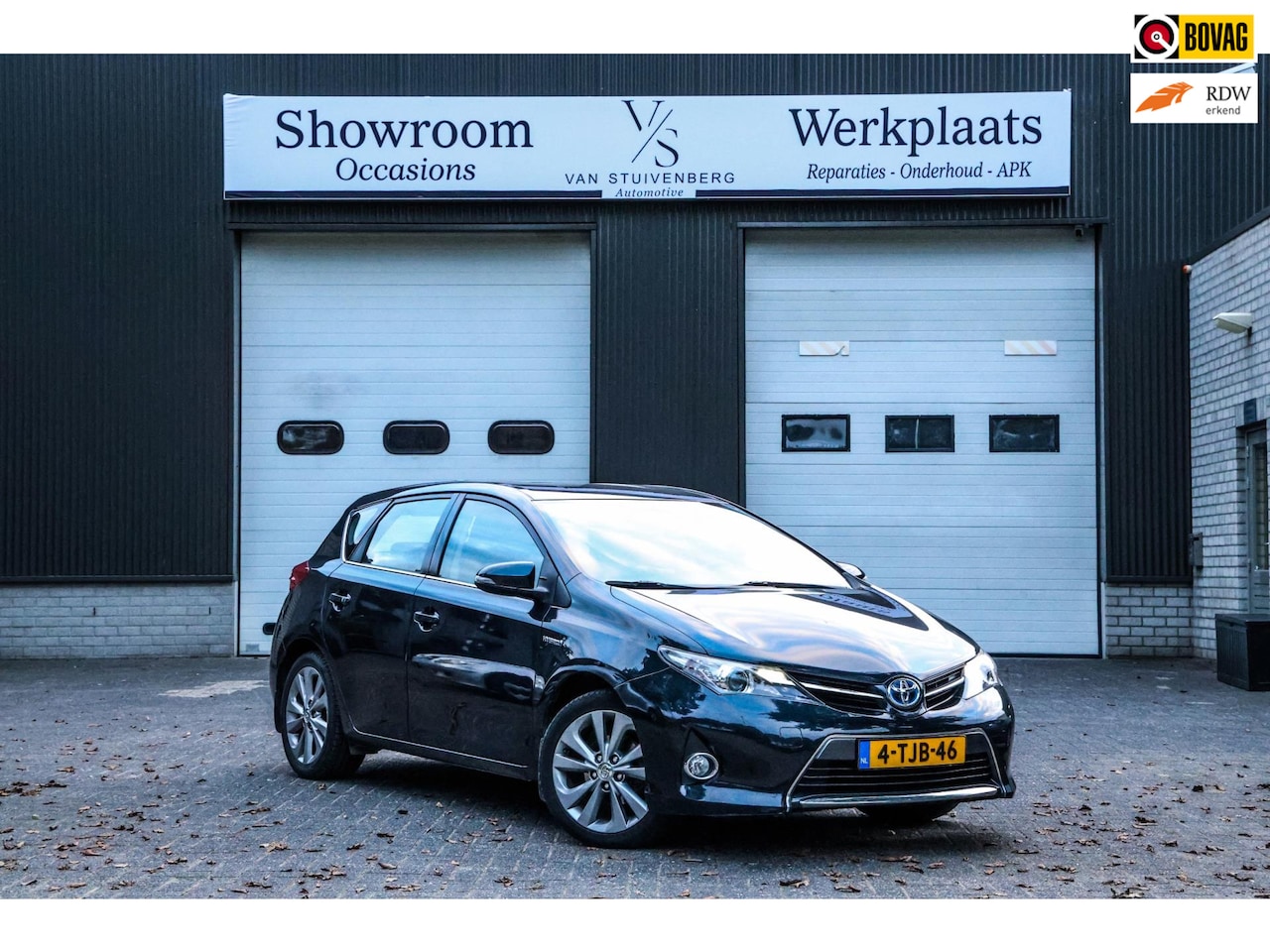 Toyota Auris - 1.8 Hybrid Aspiration AUTOMAAT TREKHAAK NAVI - AutoWereld.nl