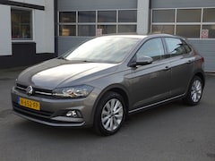 Volkswagen Polo - 1.0 TSI Comfortline Airco, navigatie, app-connect, parkeersensoren voor en achter, licht m