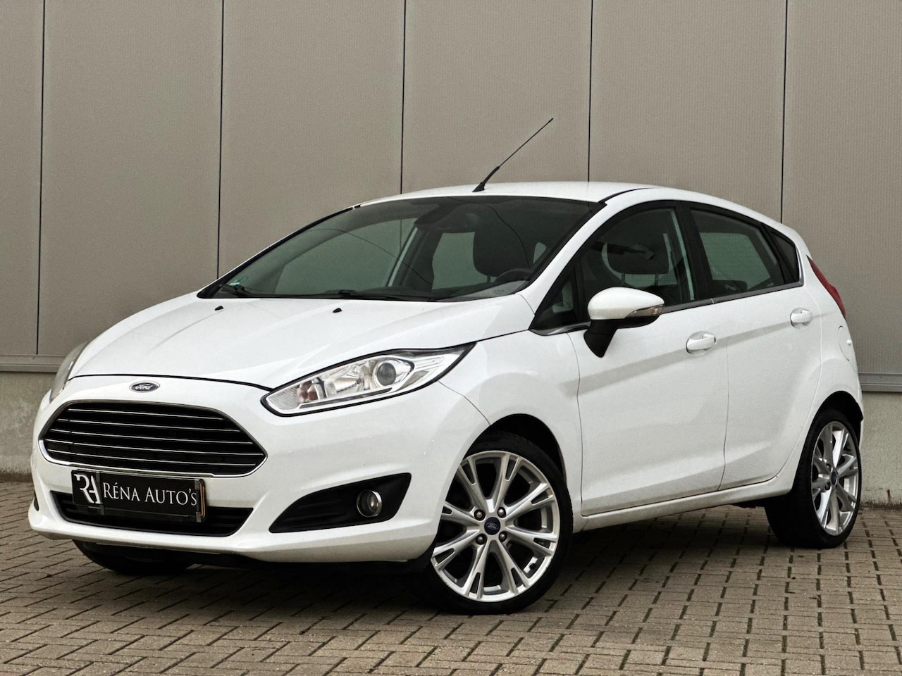 Ford Fiesta - 1.0 Titanium / Led / Stoelverw / Nw Apk / Nette auto - AutoWereld.nl