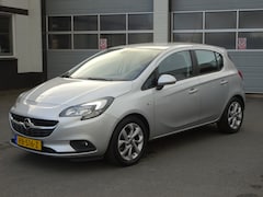 Opel Corsa - 1.4 Online Edition Navigatie, parkeersensoren, licht metalen velgen, cruise controle, airc