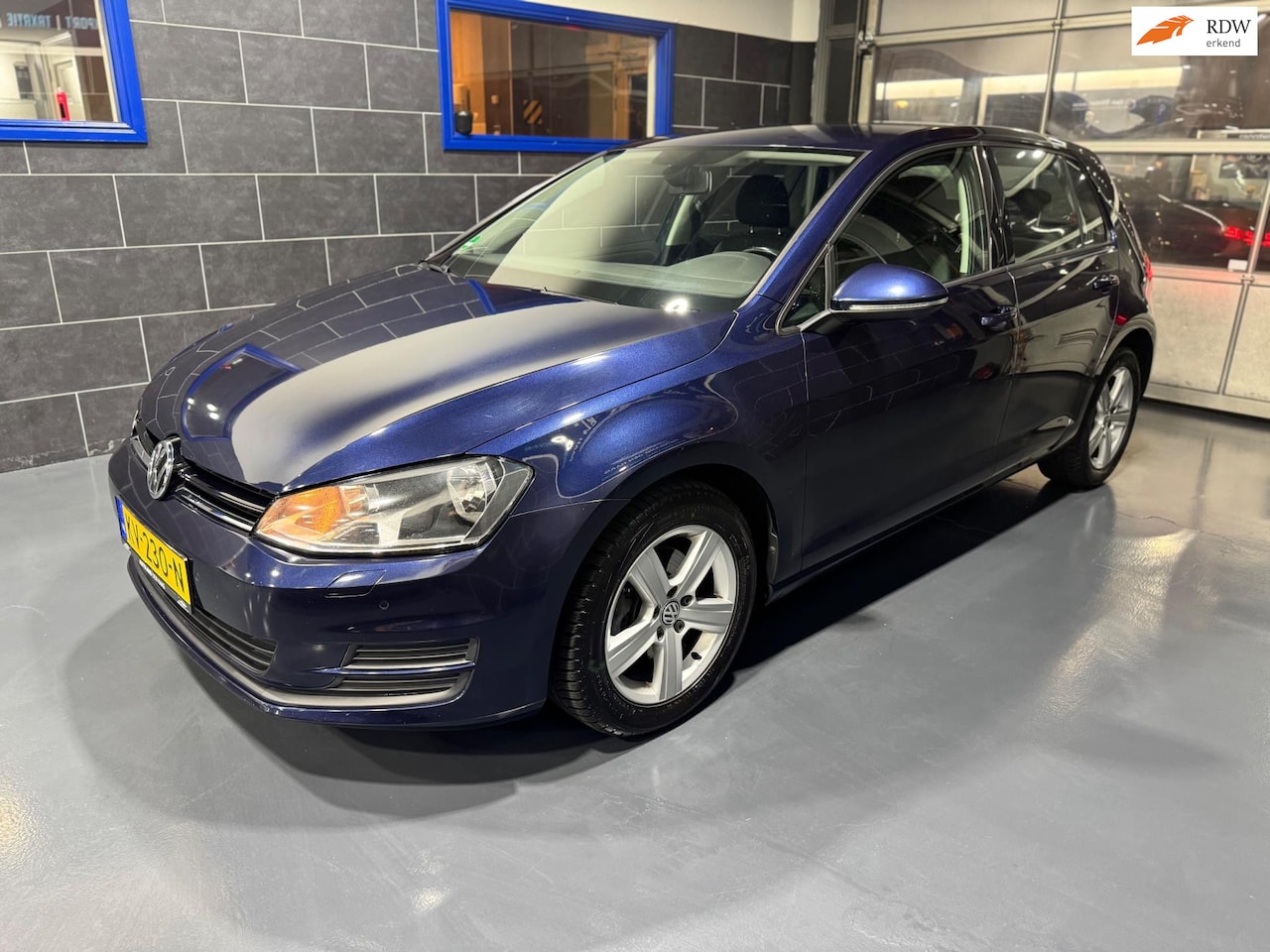 Volkswagen Golf - 1.2 TSI - Navi - Stoelverwarming - Camera - Parkeersensoren - Bleutooth - Airco - Nw. APK - AutoWereld.nl
