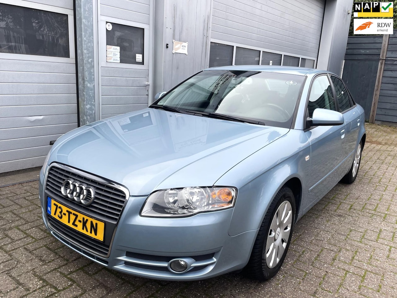 Audi A4 Limousine - 2.0 Advance-Ledere-Clima-Cruise-Trekhaak- - AutoWereld.nl