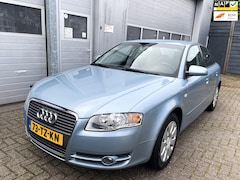 Audi A4 Limousine - 2.0 Advance-Leder-Clima-Cruis-Trekhaak-APK