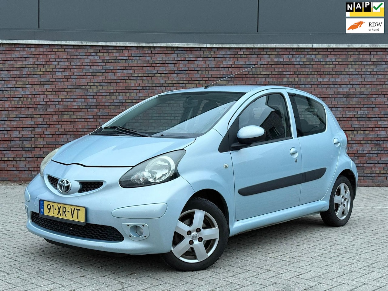 Toyota Aygo - 1.0-12V Sport | Nieuwe APK | Airco | El. Ramen | 5-drs | NAP km | Carplay | Rijdt en schak - AutoWereld.nl