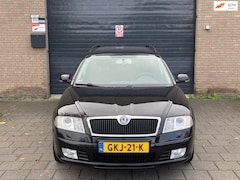 Skoda Octavia Combi - 1.8 TSI Elegance Apk Clima Cruise Control Stoelverwarming Navi PDC Trekhaak