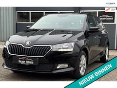 Skoda Fabia - 1.0 TSI Active Zwarte Fabia 1.0 5 deurs uit 2019 met slechts 68000 km Zuinig, betrouwbaar
