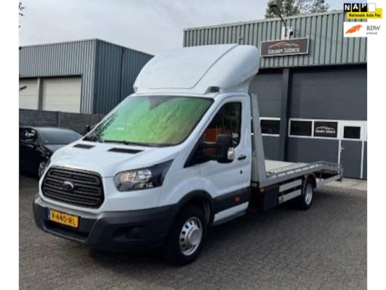 Ford Transit - 350 2.0 TDCI L4H1 Ambiente Autoambulance/ Oprijwagen. Ford oprijwagen in topstaat krachtig - AutoWereld.nl
