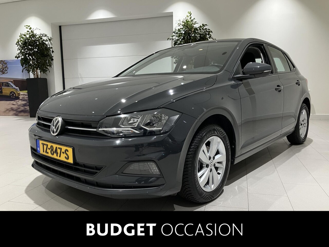 Volkswagen Polo - 1.0 MPI Comfortline Business 75 PK | Parkeersensoren | Bluetooth | Lichtmetalen Velgen | C - AutoWereld.nl