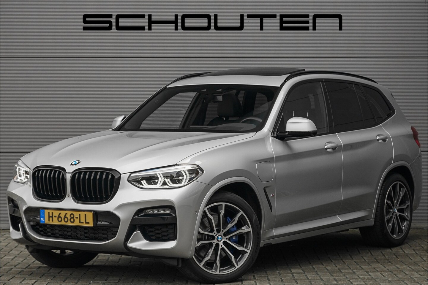 BMW X3 - xDrive30e M-Sport Pano HUD CarPlay 20" - AutoWereld.nl