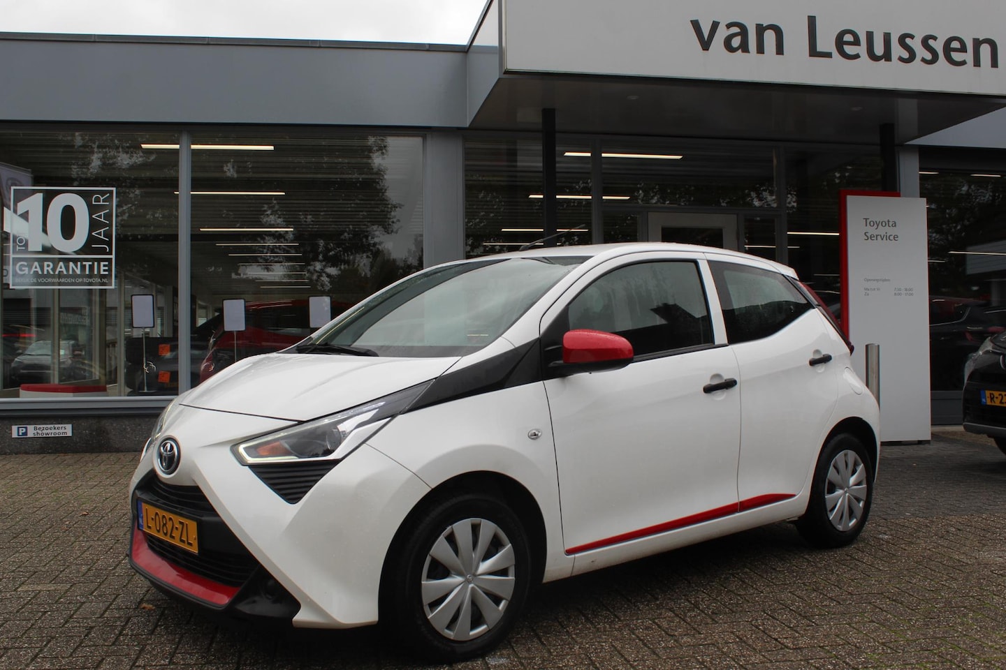 Toyota Aygo - 1.0 VVT-i X-FUN AIRCO EL-RAMEN - AutoWereld.nl
