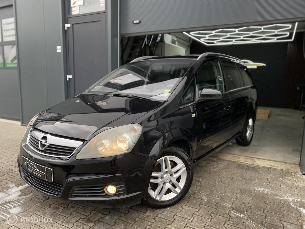Opel Zafira - 2.2 7-zitter! NIEUWE KETTING|RUIME APK|TREKHAAK - AutoWereld.nl