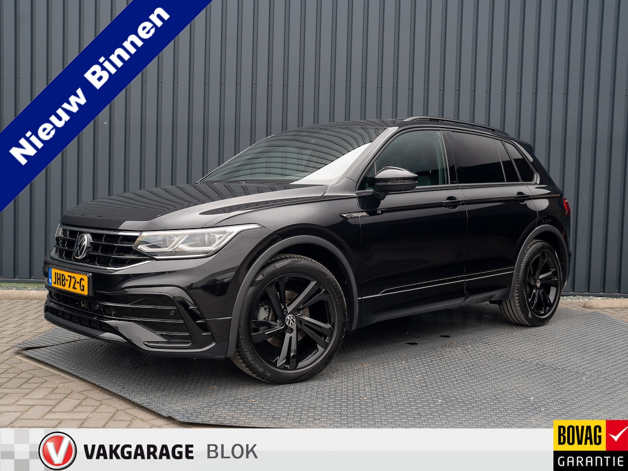 Volkswagen Tiguan - 1.5 TSI R-Line Black Style | Panodak | Elk. A-klep | IQ Light | Camera | Prijs Rijklaar!! - AutoWereld.nl