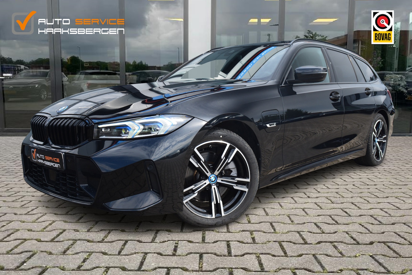 BMW 3-serie Touring - 330e M Pakket | Led | ACC | Camera | - AutoWereld.nl