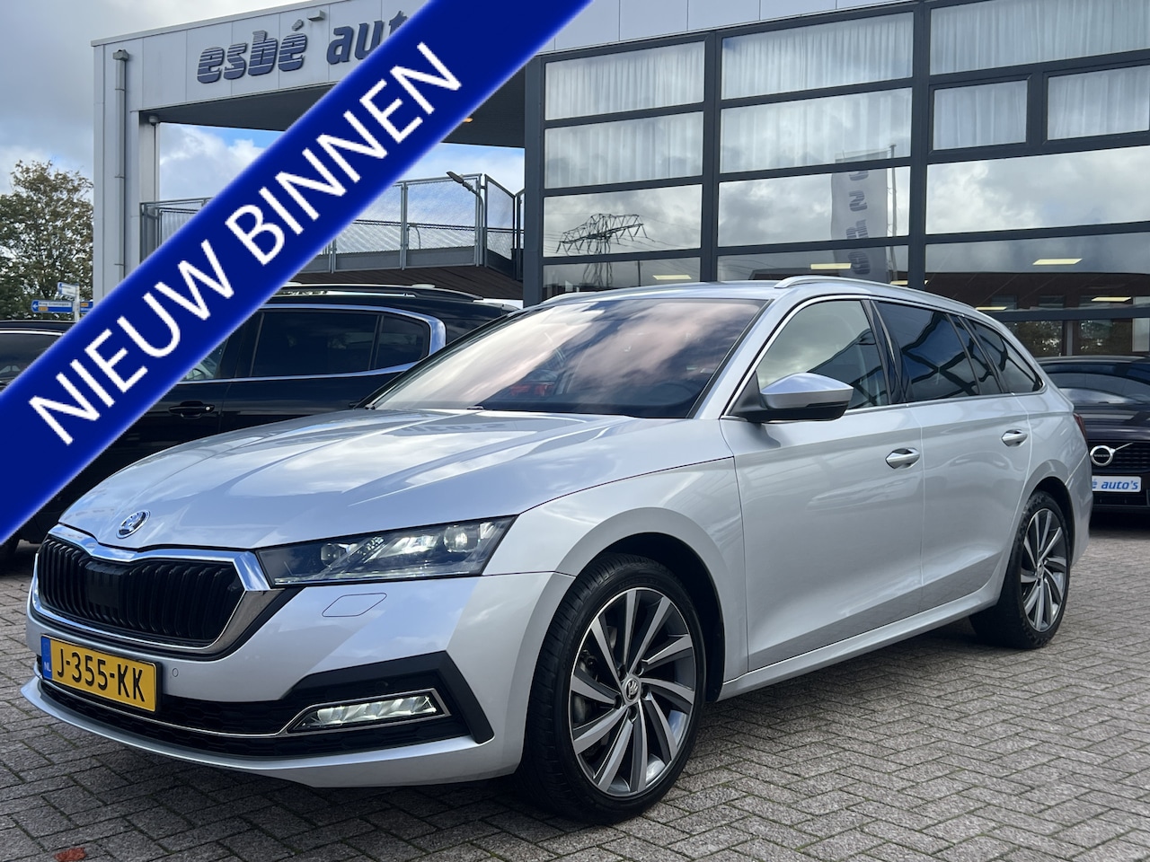 Skoda Octavia Combi - 1.5 TSI 150 PK First Edition Navigatie Keyless Carplay Stoelverwarming ACC Dab Led Matrix - AutoWereld.nl