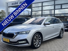 Skoda Octavia Combi - 1.5 TSI 150 PK First Edition Navigatie Keyless Carplay Stoelverwarming ACC Dab Led Matrix