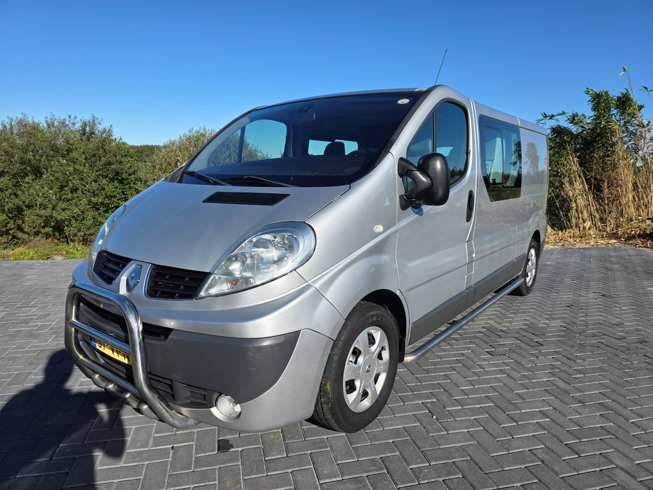Renault Trafic - 2.5 dCi T29 L2H1 DC AUTOMAAT ! MARGE - AutoWereld.nl