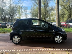 Toyota Aygo - 1.0-12V Aspiration Red Navigator AIRCONAVISTOELVERWARMING