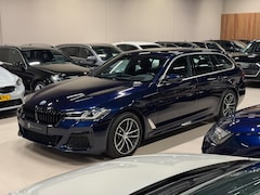 BMW 5-serie Touring - 530e 292PK M Pakket, Laser Led, Pano, Camera, Alcantara, Ambiënte Light, Hud, PDC, Dealer