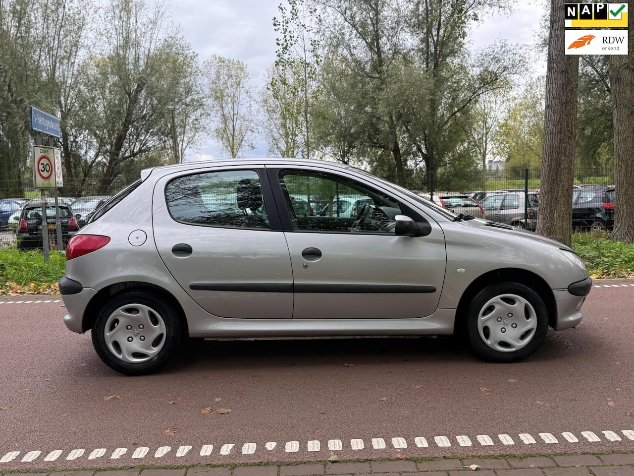 Peugeot 206 - 1.4 Gentry AUTOMAAT!AIRCO!5DEURS!APK2026! - AutoWereld.nl