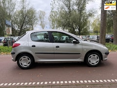 Peugeot 206 - 1.4 Gentry AUTOMAATAIRCO5DEURSAPK2026