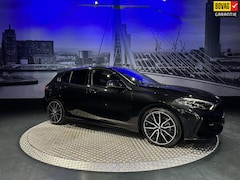 BMW 1-serie - 118i High Executive *M-Pack*Pano*HarmannKardon*M-Technic Stoelen