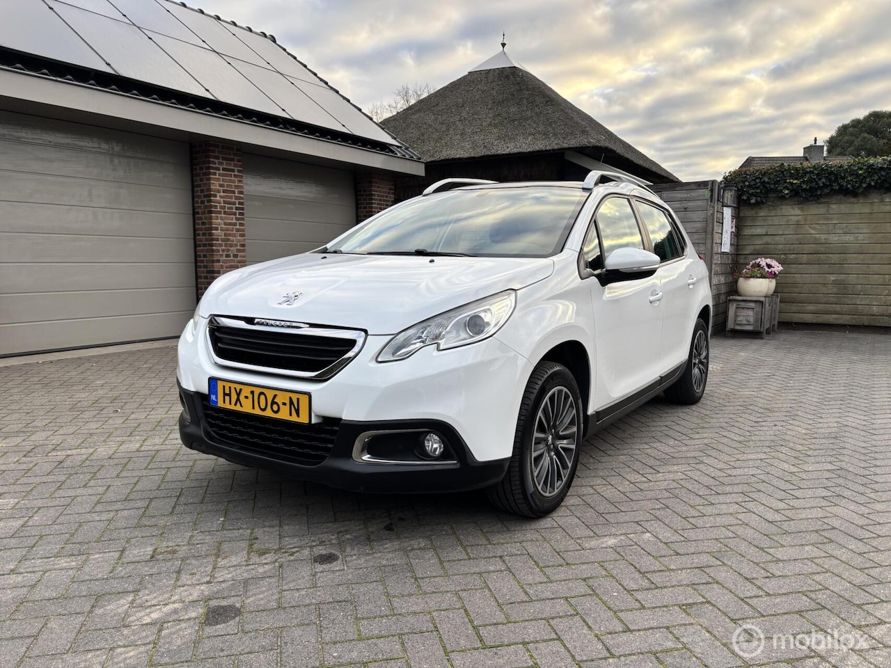 Peugeot 2008 - 1.2 PureTech Active Aut. Pano Cruisecontrol - AutoWereld.nl