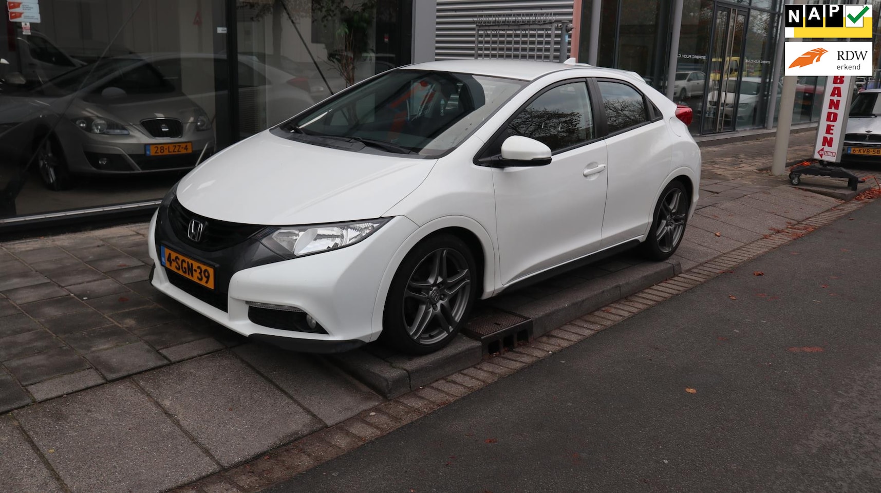 Honda Civic - 1.4 Sport ACHTERUITRIJCAMERA - AutoWereld.nl