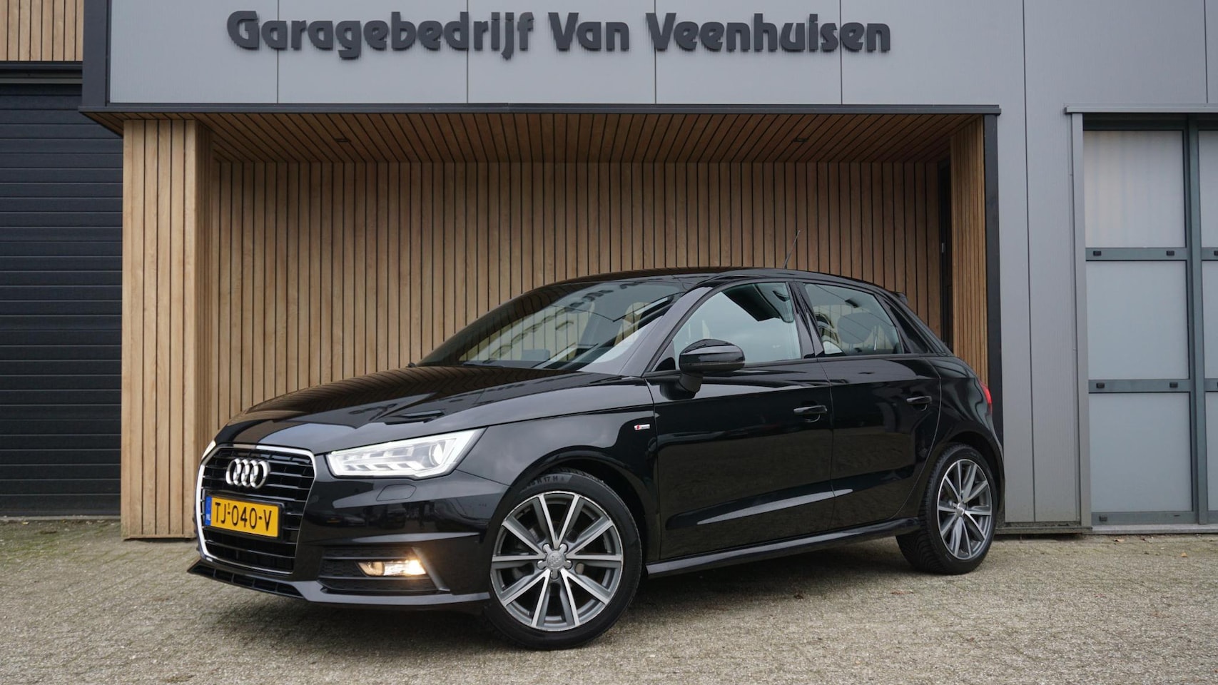 Audi A1 Sportback - 1.0 TFSI 140PK 5Drs S-Line Advance Sport Xenon/LED H-Leder 17inch LM Navi Airco Cruise Con - AutoWereld.nl