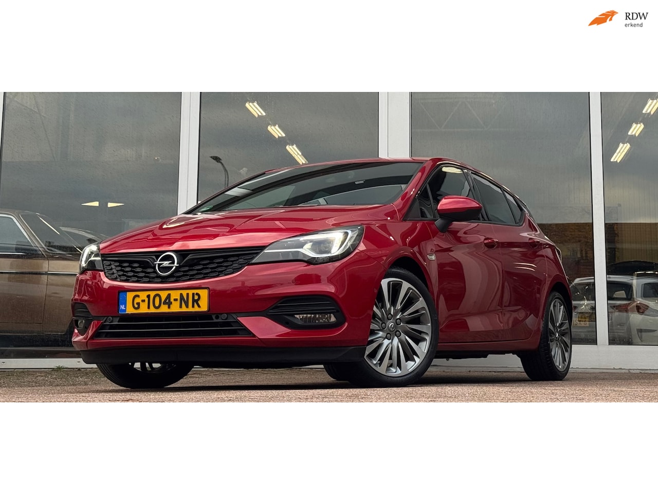 Opel Astra - 1.2 Launch Elegance Leer LED Navi Stoelkoeling 100% Dealeronderhouden - AutoWereld.nl
