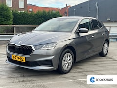 Skoda Fabia - 1.0 80PK MPI Ambition | Comfort pakket | Extra getint glas | Apple Carplay & Android Auto