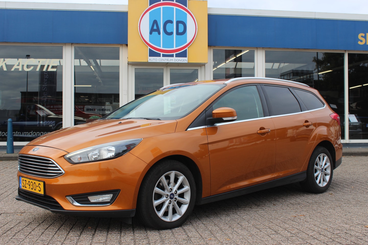 Ford Focus Wagon - 1.0 Titanium - AutoWereld.nl