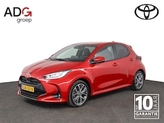 Toyota Yaris - 1.5 Hybrid 130 Executive | Navigatie | Parkeer sensoren | Stoelverwarming |