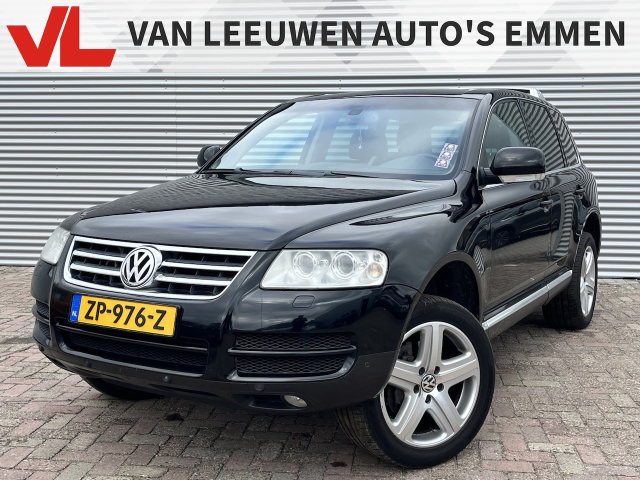 Volkswagen Touareg - 4.2 V8 | Nieuw Binnen! | APK 17-10-2026 | Automaat | Leder | Trekhaak | Pano - AutoWereld.nl