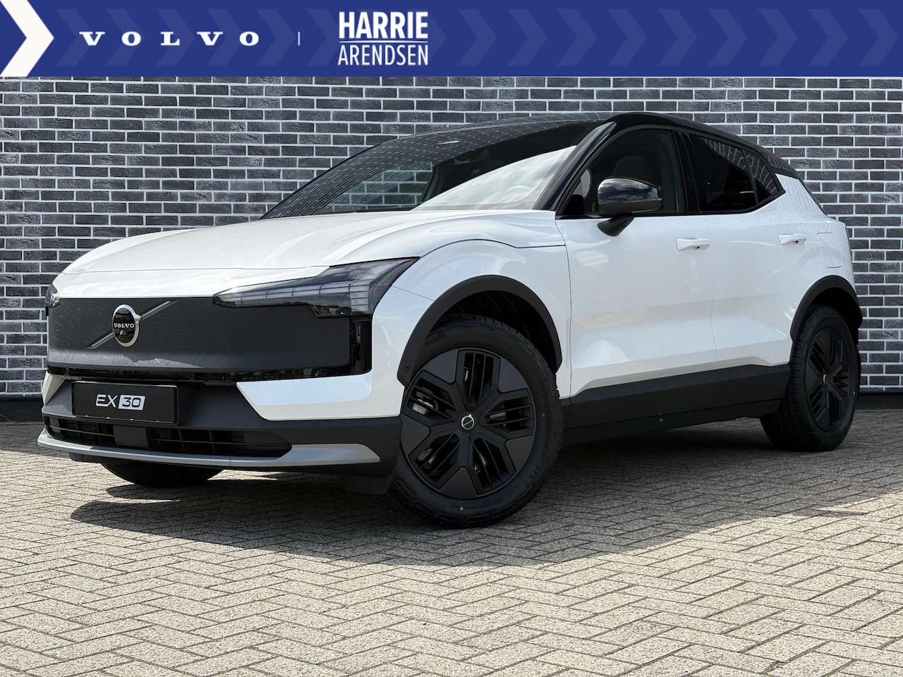 Volvo EX30 Cross Country - Twin Motor Performance Ultra 69 kWh | Crystal White metallic | Extra getint glas achter - AutoWereld.nl