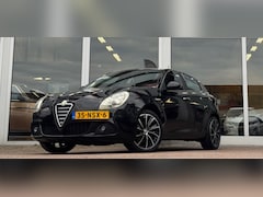 Alfa Romeo Giulietta - 1.4 T Distinctive 2e Eigenaar Nieuwe APK LED Garantie