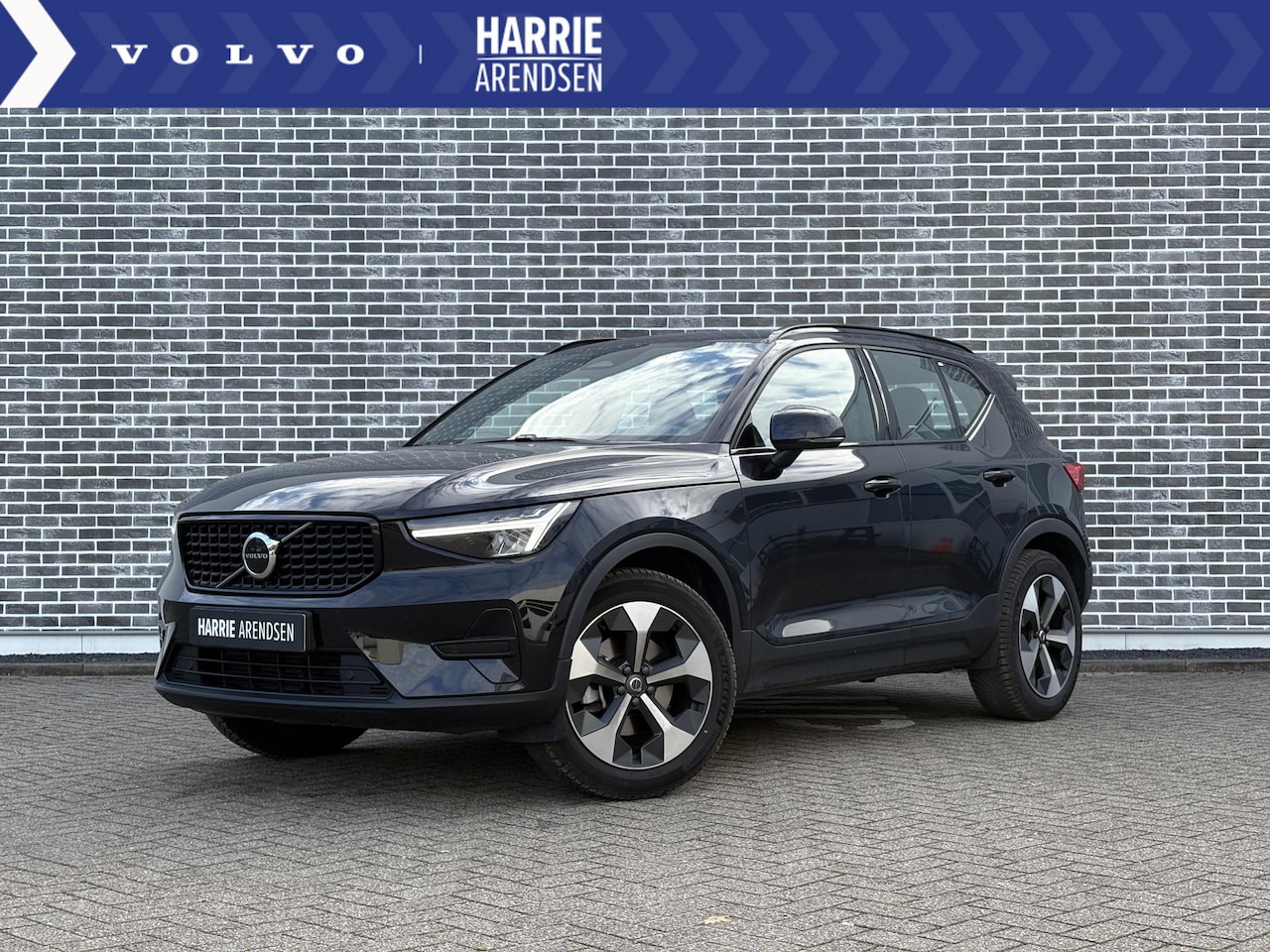 Volvo XC40 - B4 Plus Dark | Trekhaak | Adaptive cruise control | Verwarmbare voorruit | Dode hoek detec - AutoWereld.nl