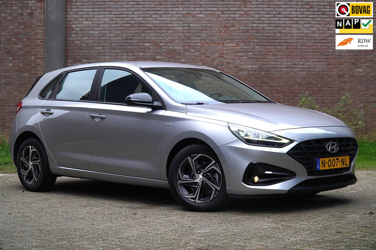 Hyundai i30 - 1.0 T-GDi MHEV Comfort Smart 1.0 T-GDi MHEV Comfort Smart, Nav, Climat-en Cruisecontrol, Lichtmetalen Velgen, Ned. Auto - AutoWereld.nl