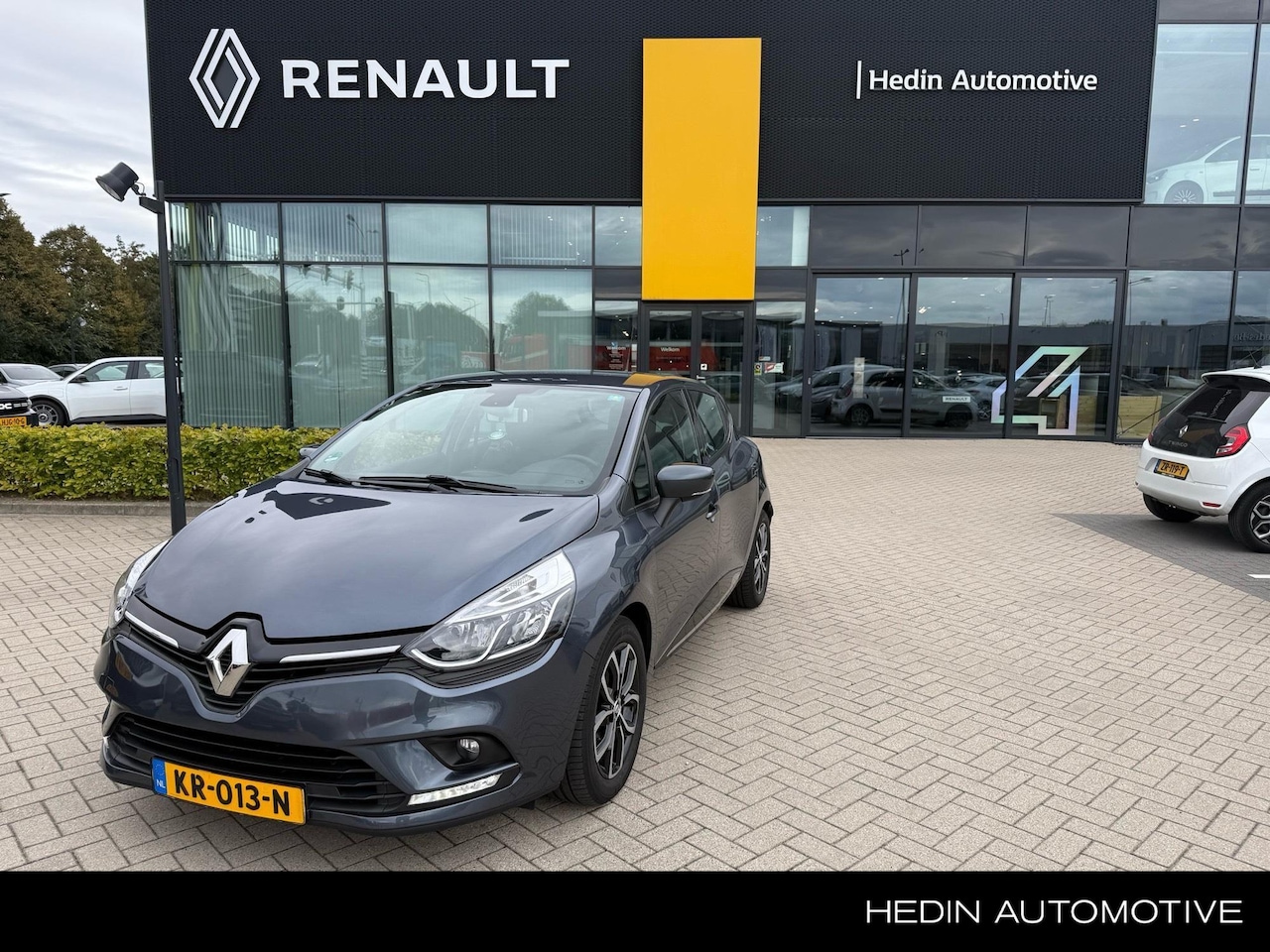 Renault Clio - TCe 90 Zen | Climate control | Trekhaak - AutoWereld.nl