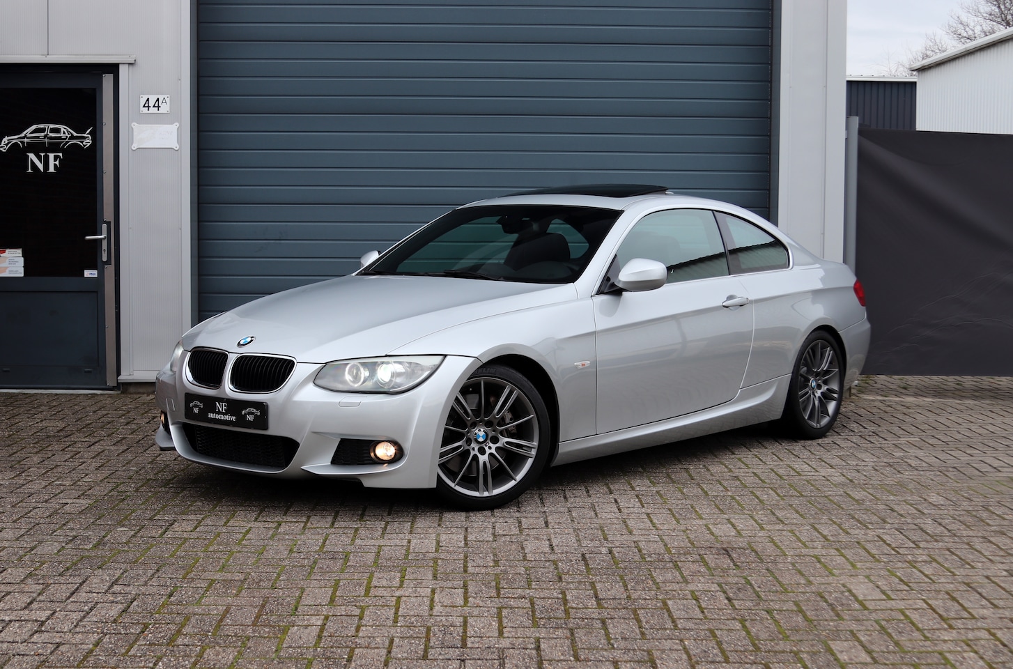 BMW 3-serie Coupé - 335xi High Executive 335i Xdrive Coupé E92 LCI - N55 - M-Package - AutoWereld.nl