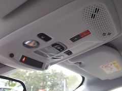 Peugeot e-2008 - EV 50kWh 136pk 3-Fase Active Apple Carplay & Android Auto | Cruise & Climate control | Par