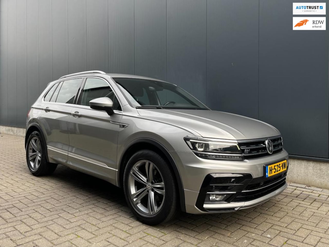 Volkswagen Tiguan - 1.5 TSI ACT Highline Business R Trekhaak - AutoWereld.nl